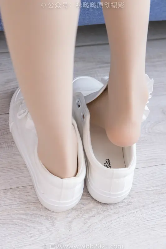 稚予-板鞋、运动鞋、白丝、肉丝（脚尖加固款）（花絮版） - BoBoSocks袜啵啵